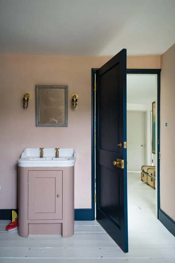 Farrow & Ball Pink Ground No. 202