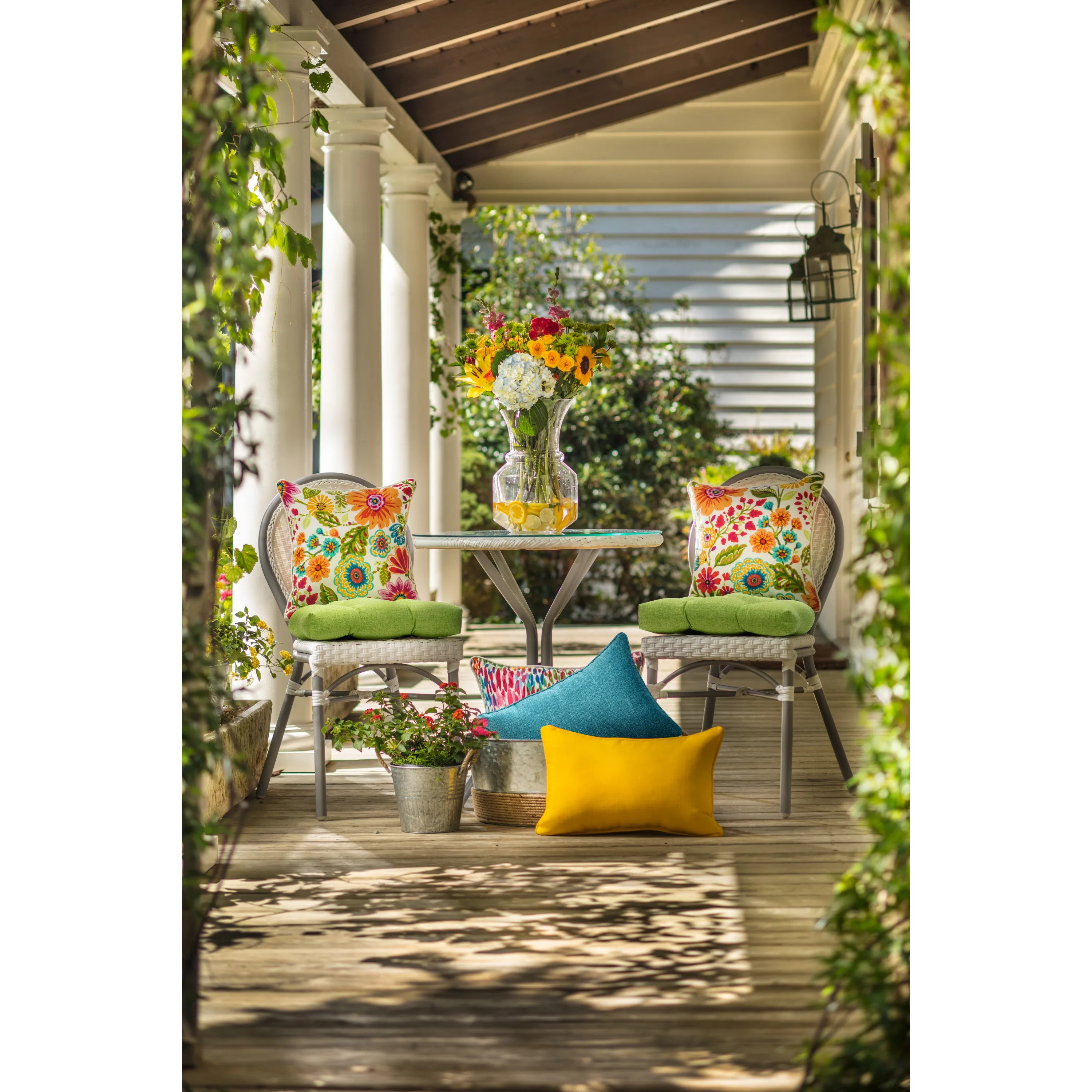 Outdoor/Indoor Fresco Solids Yellow 18.5-inch Throw Pillow (Set of 2)