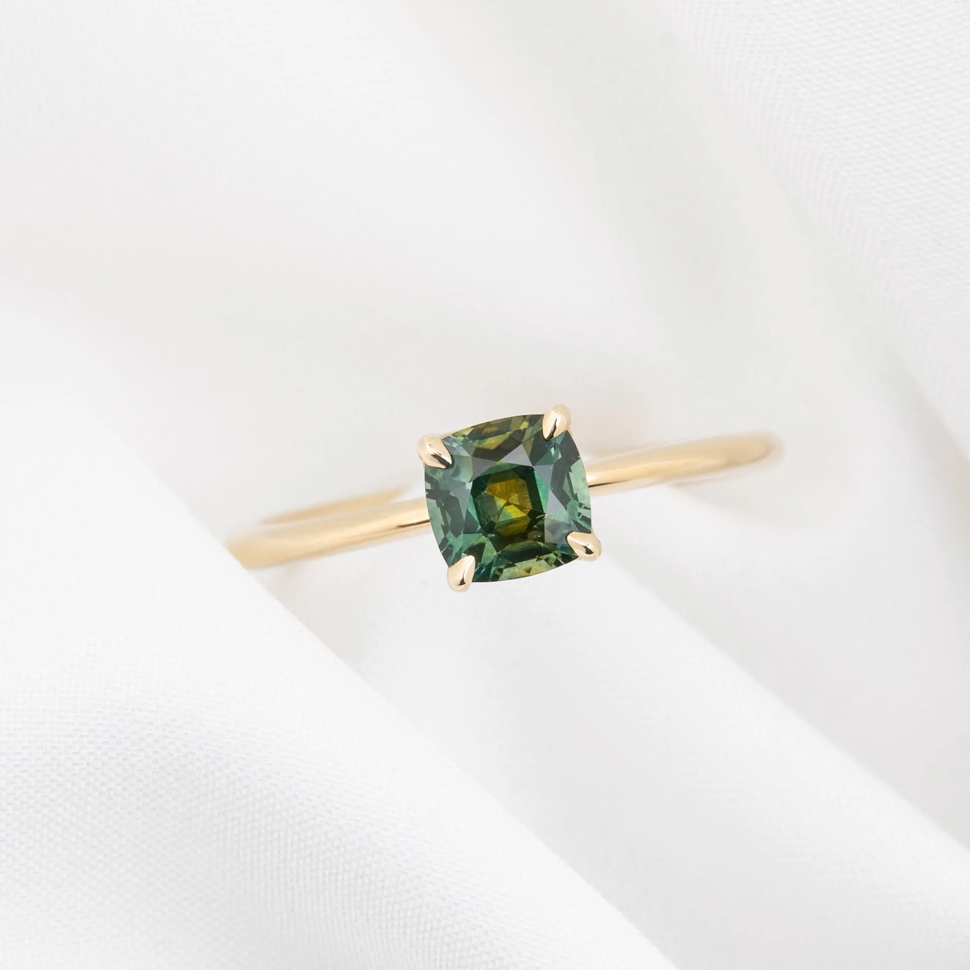 Sara Ring 0.93ct Parti Green Yellow Montana Sapphire, 14K Yellow Gold (One of a kind)